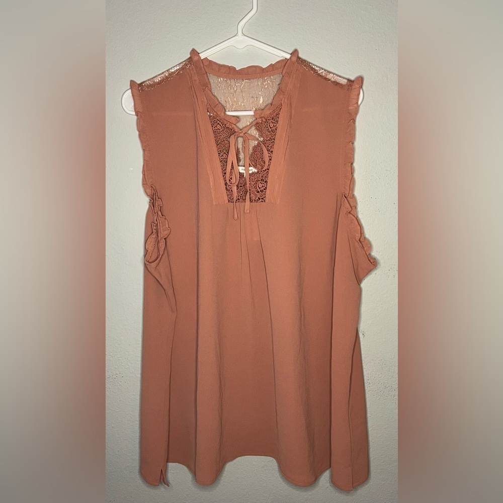 NWT Maurices Sleeveless Blouse with Lace Detail- Blush/Light Terracotta - Picture 6 of 8